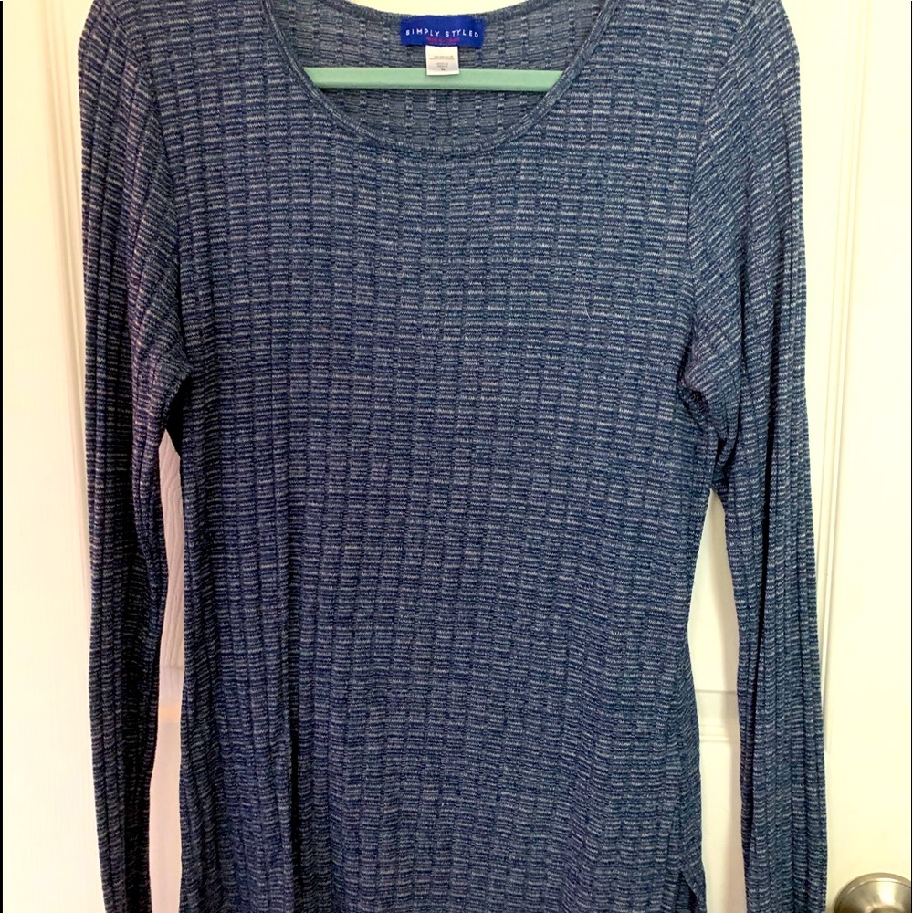 Long sleeved knit top